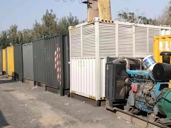 涪城200KW柴油发电机机组每小时油耗是多少？